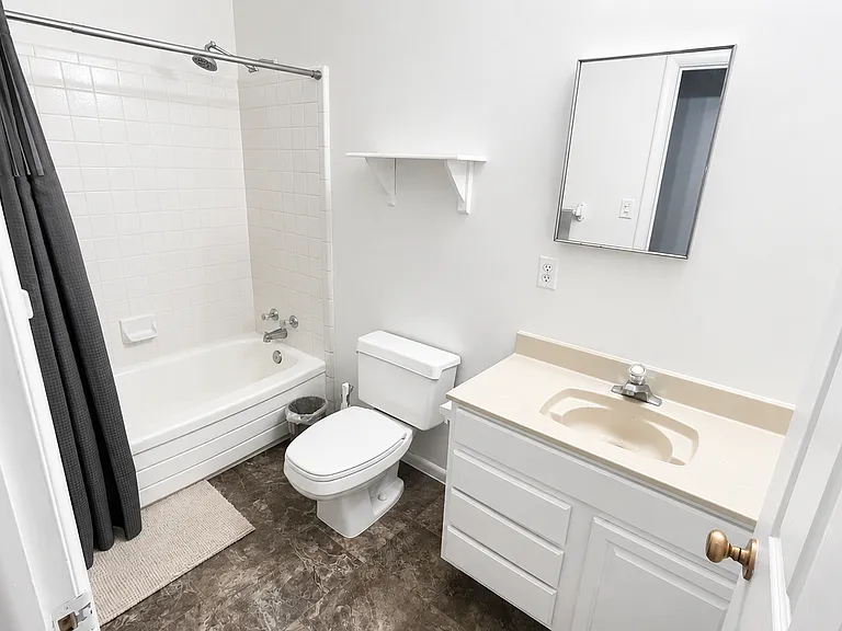 1140 Park Ave — Photo 9