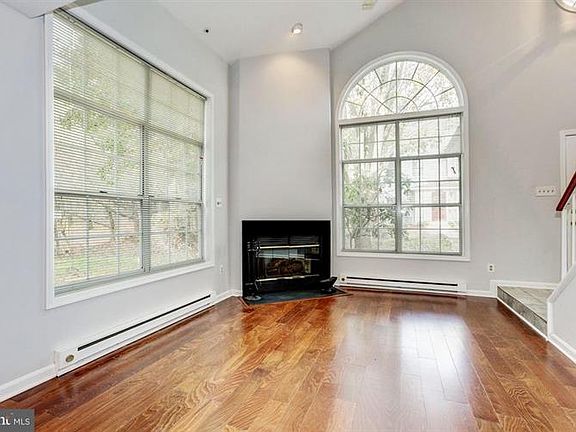 4th image of 19006 Amarillo Dr #157