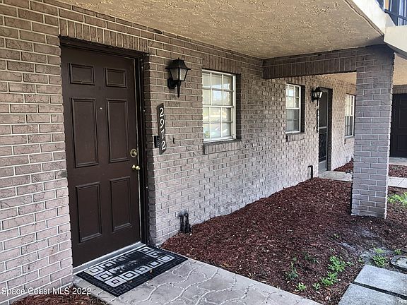 3rd image of 2972 Sir Hamilton Cir #3