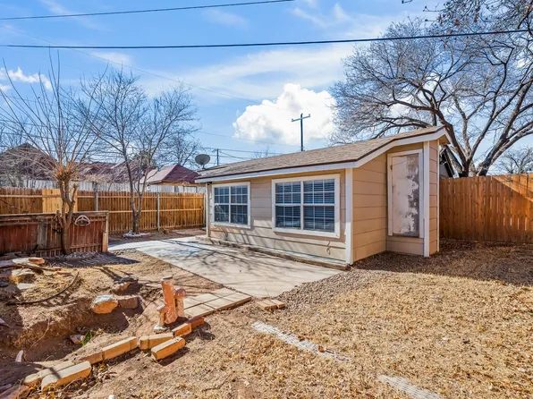 2119 16th St #C, Lubbock, TX 79401