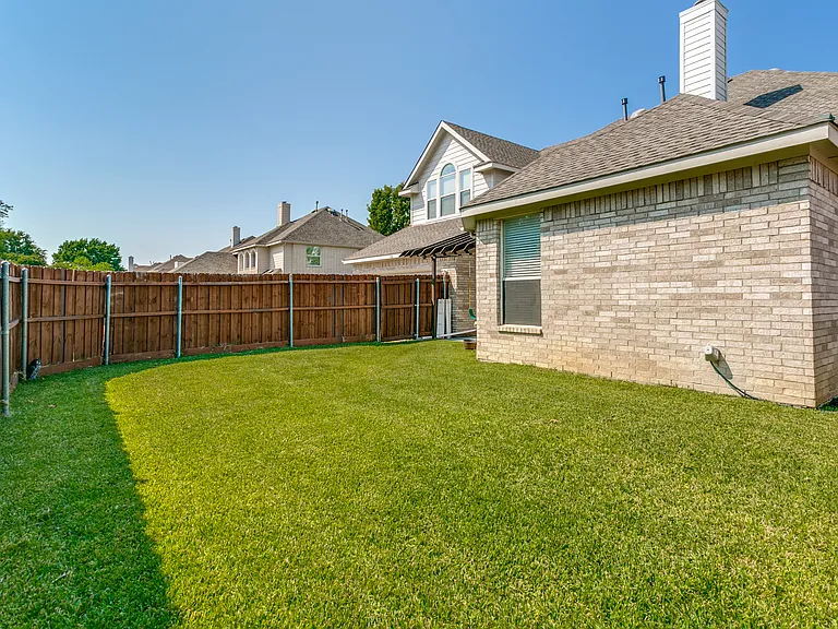 146 London Way — Photo 29