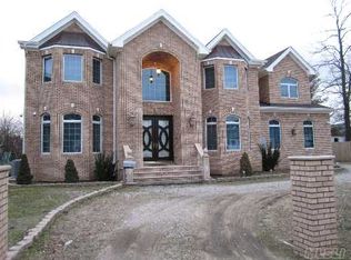 26 Duncan Pl, Oceanside, NY 11572