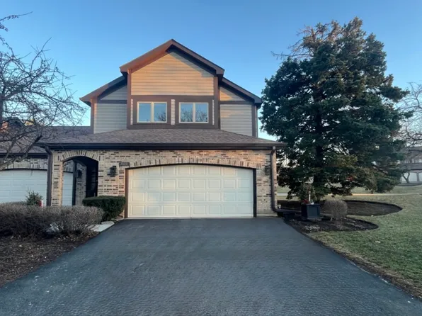 1810 Golf View Dr, Bartlett, IL 60103