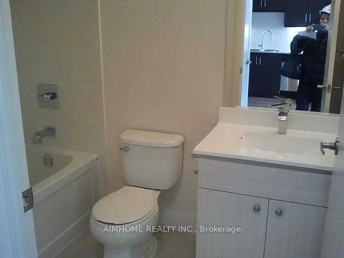 68 Canterbury Pl #806 — Photo 12