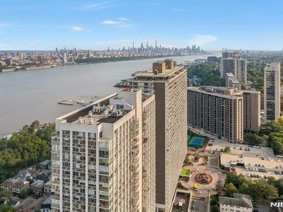 1600 Parker Ave #28J, Fort Lee, NJ, 07024