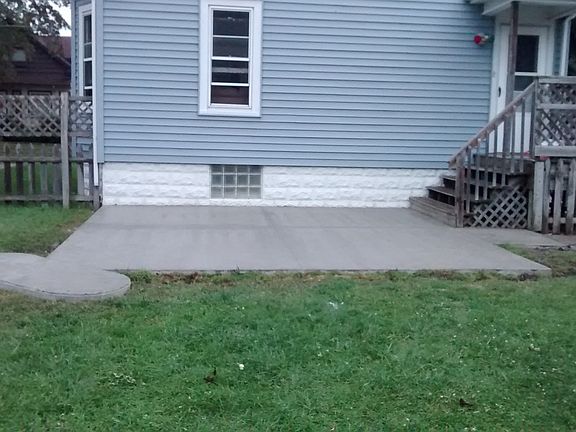 Backyard Concrete Patio 2016