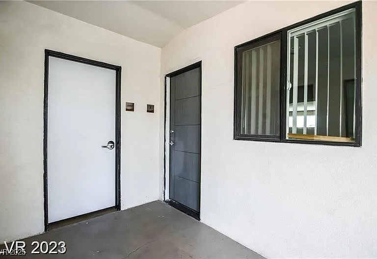 2201 Fairfield Ave #9 — Photo 3