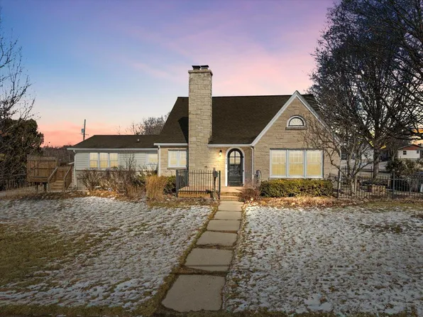 1606 Chestnut STREET, West Bend, WI 53095