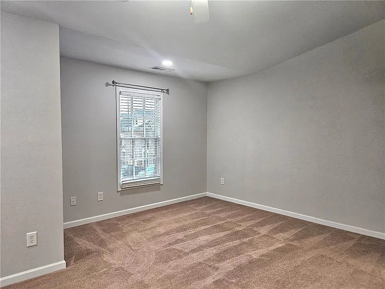 2712 Beynon Ln — Photo 11