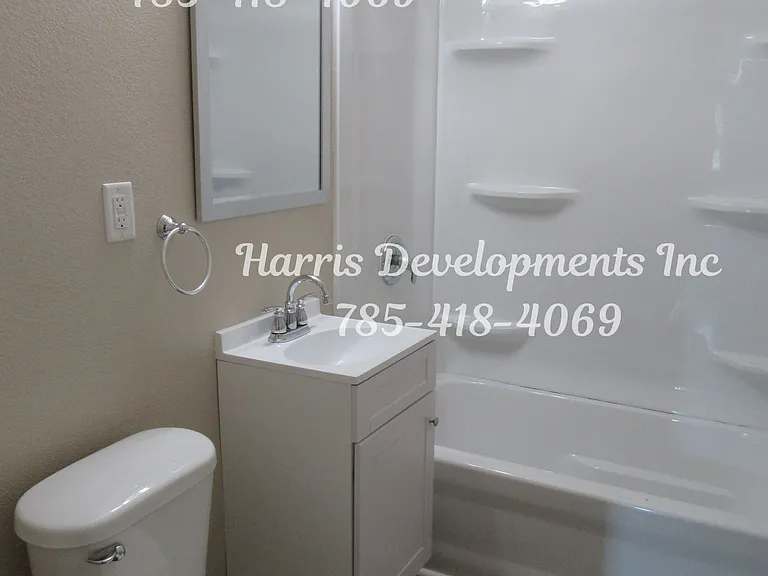 1237 S Cedar St — Photo 9