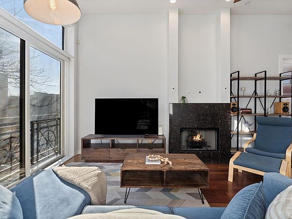 4th image of 2314 W Wabansia Ave APT 3W