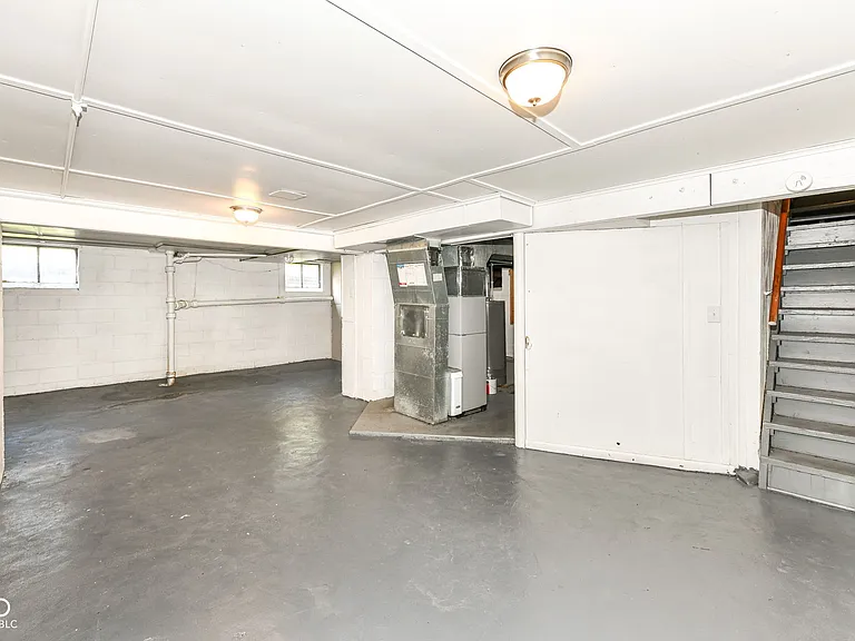 5301 Evanston Ave — Photo 29