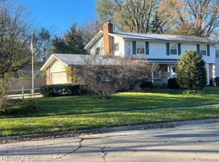 1801 Lynbrook Dr, Flint, MI 48507