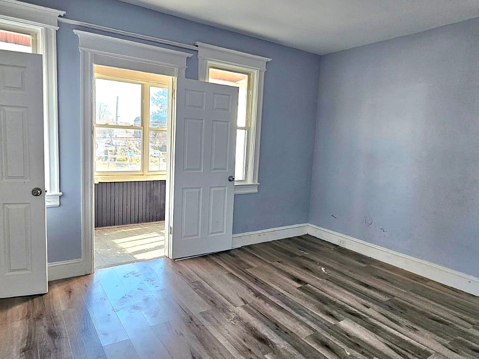 2nd image of 137 Woodruff Ln #1
