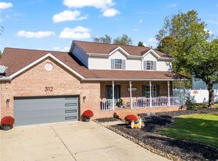 312 Lower Overlook Dr, Hurricane, WV 25526