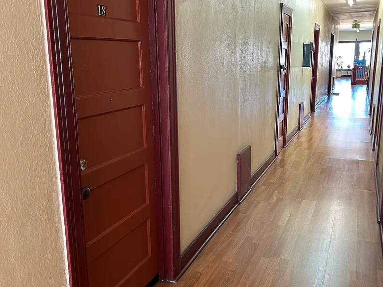 949 Everett St #18 — Photo 12