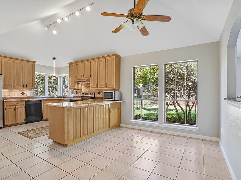 1419 Sweetgum Cir — Photo 14