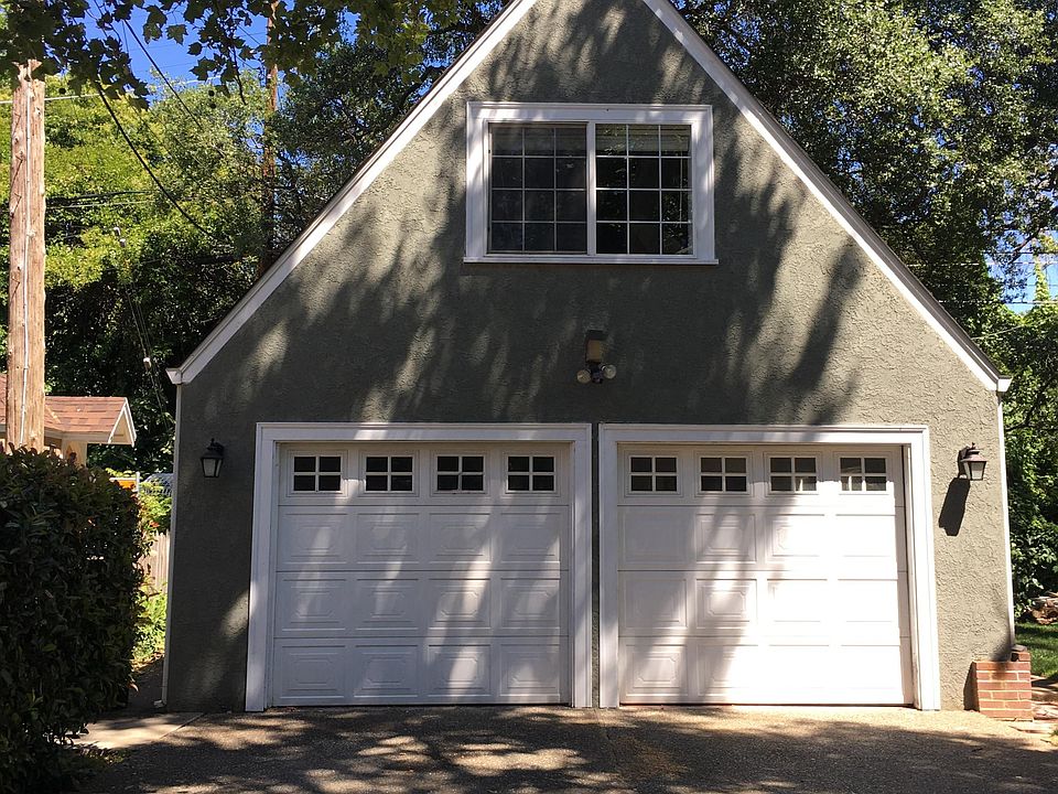 Studio apartment above garage
