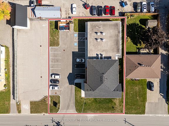 3rd image of 370 William St