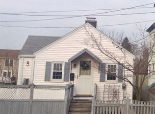 16 Saunders St, Salem, MA 01970