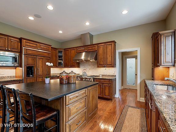 5th image of 1526 Hawthorne Pl