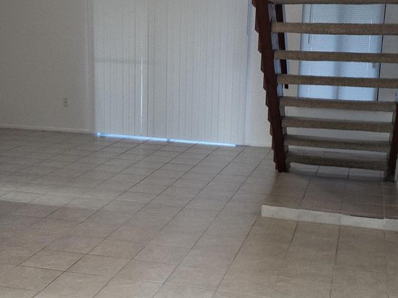 2nd image of 2715 Hunt Club Ln