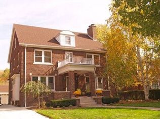 1236 Yorkshire Rd, Grosse Pointe Park, MI 48230