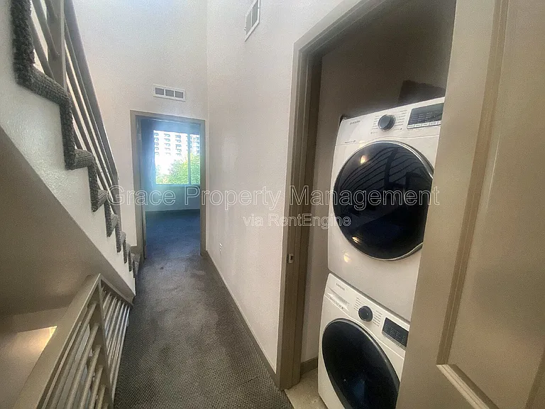 2200 Tremont Pl #6 — Photo 16