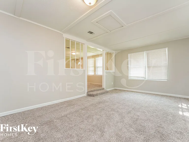 1078 W Adrian Cir SW — Photo 2