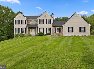 323 Indian Run Rd, Avondale, PA 19311