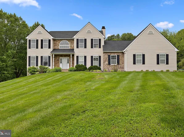 323 Indian Run Rd, Avondale, PA 19311