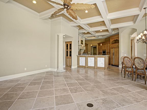 4th image of 7615 Lake Cypress Dr