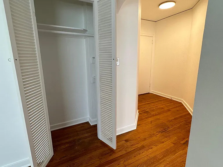 333 Summit Ave E #204 — Photo 18