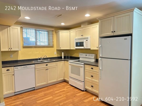2242 Mouldstade Rd #BASEMENT