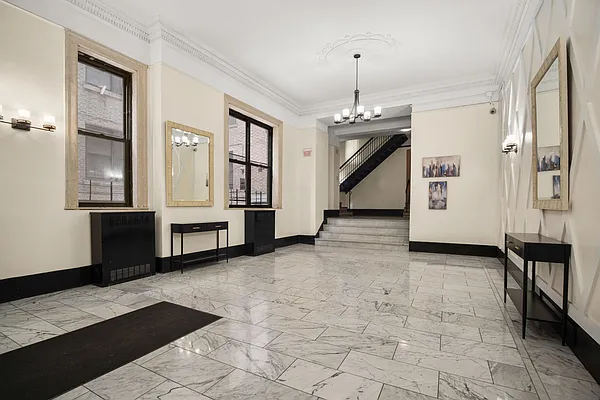 Rented by Compass | media 30