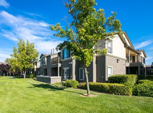 9444 Harbour Point Dr APT 39, Elk Grove, CA