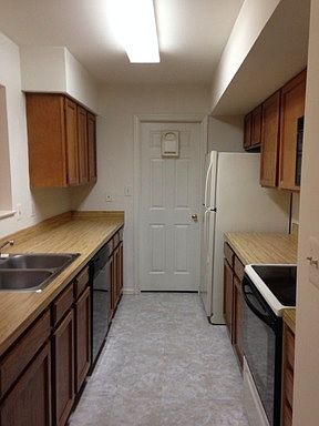 5th image of 13108-B Shadyside Ln
