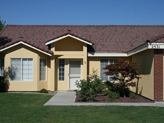 3rd image of 2531 Royal Palm Ave