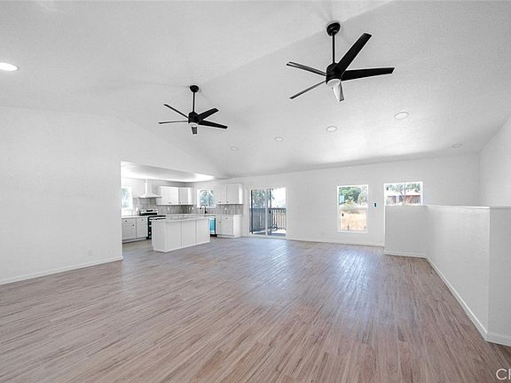 4th image of 15758 Mark Rd