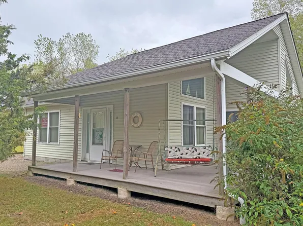 212 Cedar Ln, Kelleys Island, OH 43438