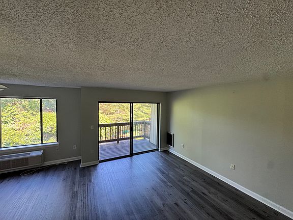 2nd image of 175 Mill Pond Rd #102A
