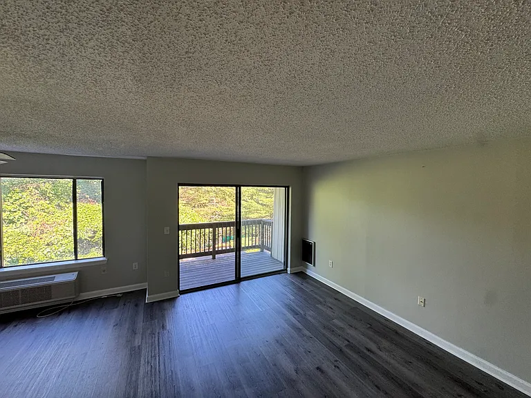 175 Mill Pond Rd #102A — Photo 2