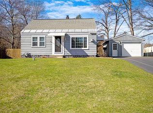 106 Brooke Dr, North Syracuse, NY 13212