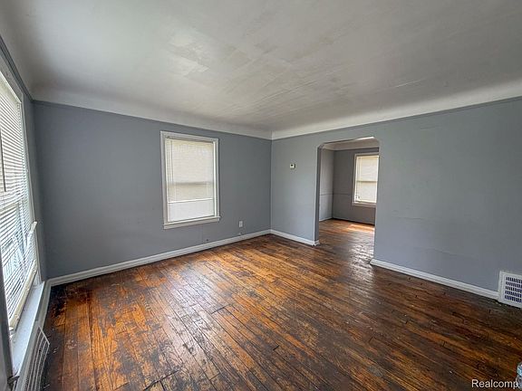 4th image of 7522 Giese St