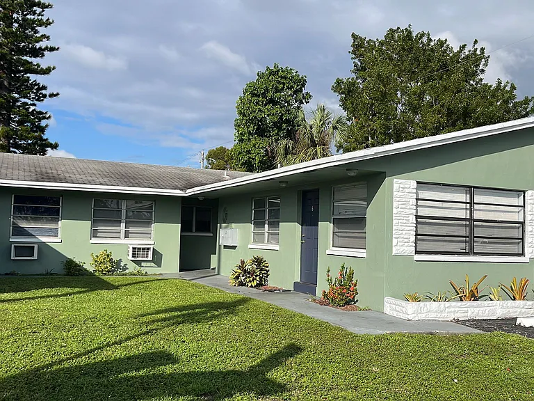3071 NW 9th Ave — Photo 1