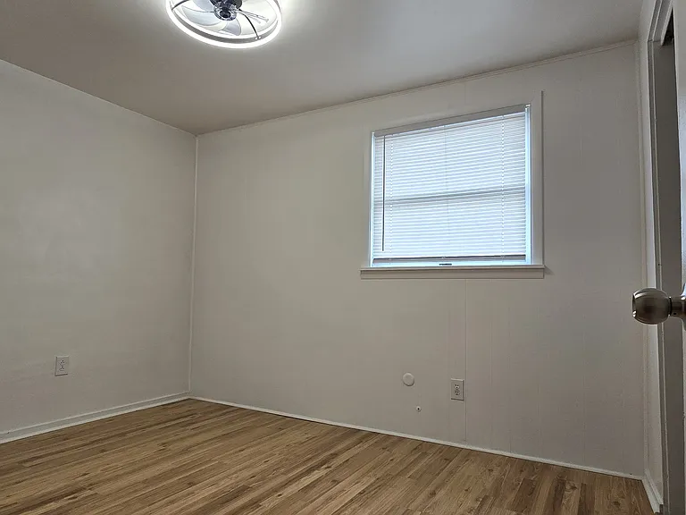 408 1st St #5 — Photo 7