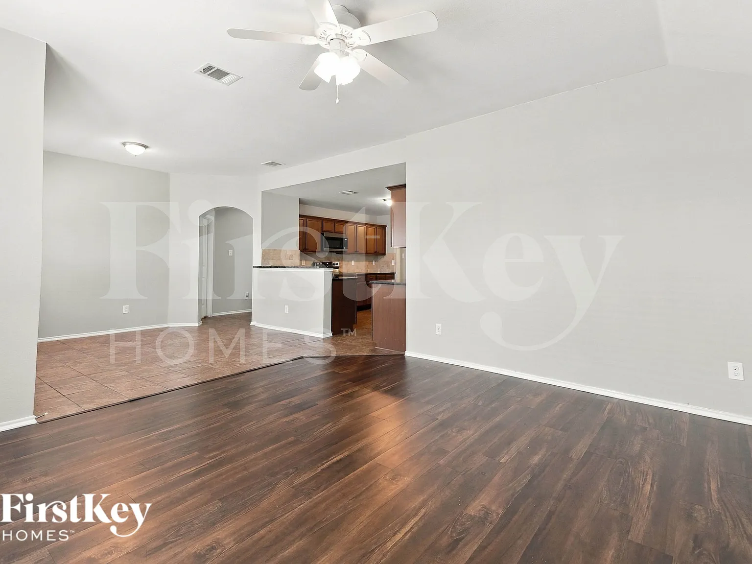 4 bed, 2.0 bath, 1801 sqft, $1,815 — Photo 4
