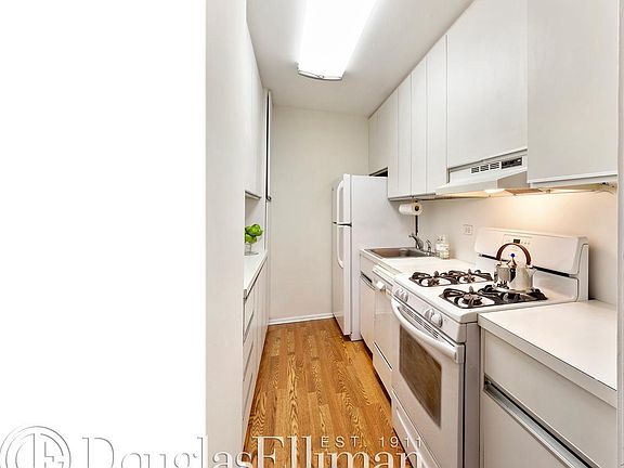 2nd image of 400 E 77th St APT 7B