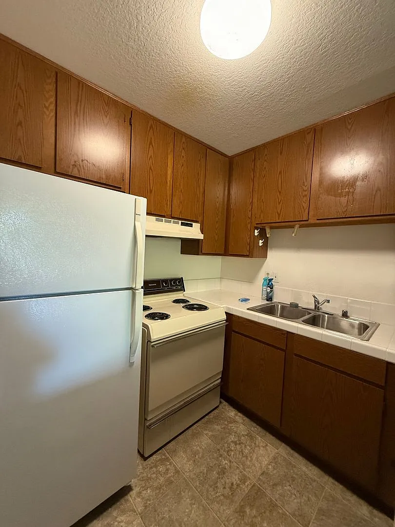 Low income 62+ 1 bedroom at Vista Prieta! — Photo 3