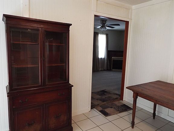 5th image of 208 Lakeshore Cir
